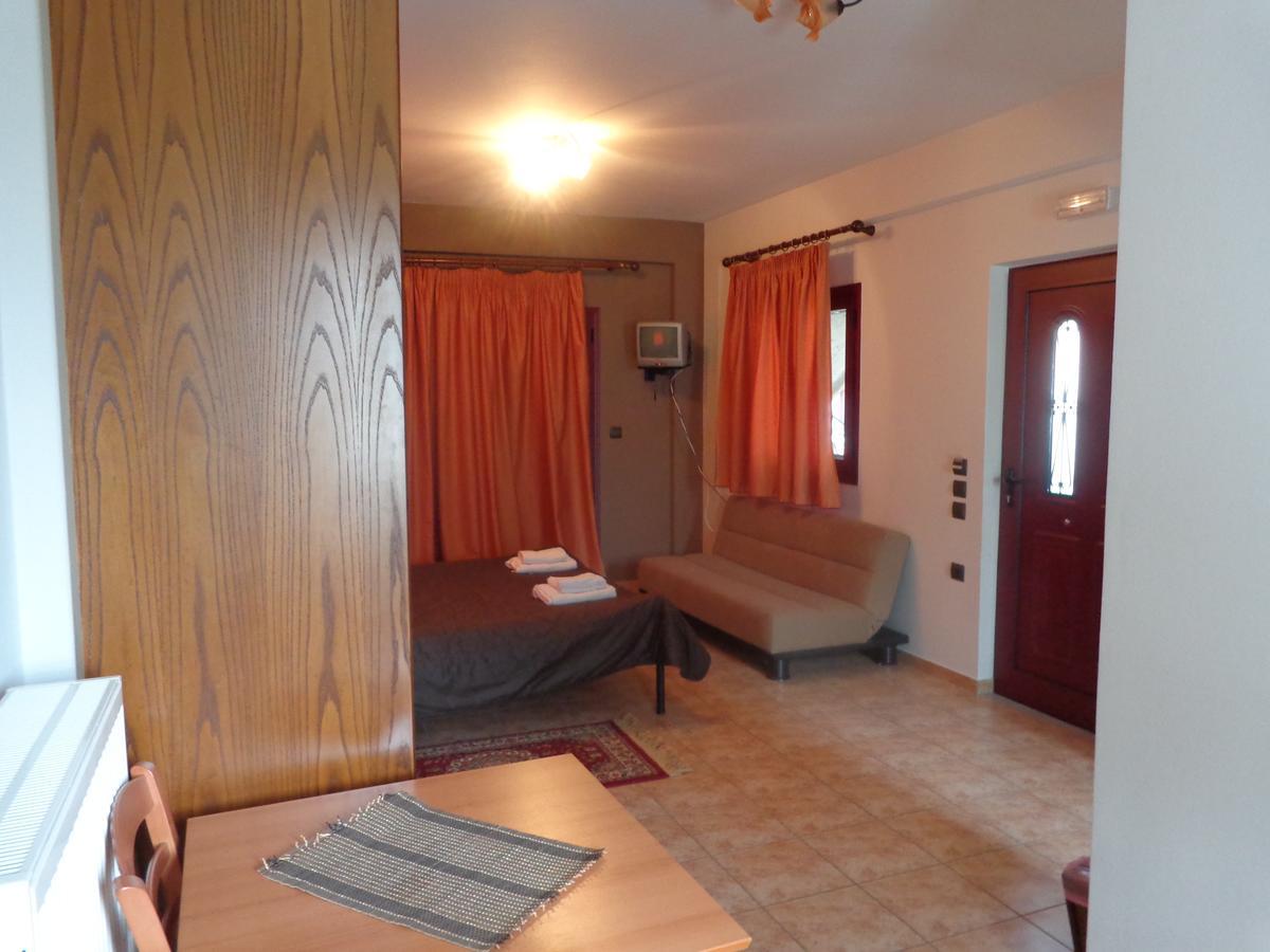 Alonaki Guesthouse Platanos  Екстер'єр фото