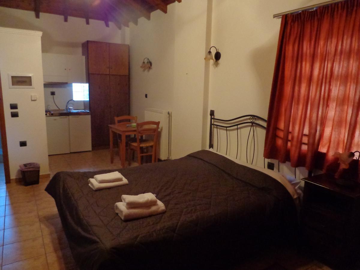 Alonaki Guesthouse Platanos  Екстер'єр фото