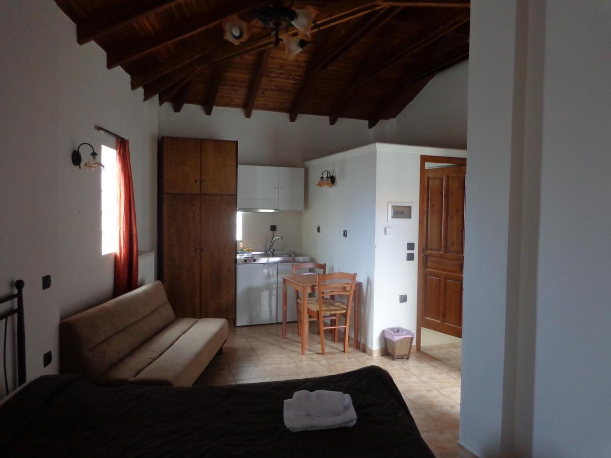 Alonaki Guesthouse Platanos  Екстер'єр фото